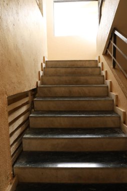 Kalmaya hazır bir merdiven.