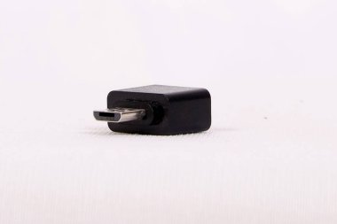 Bir mikro USB 'den USB bağlantısına