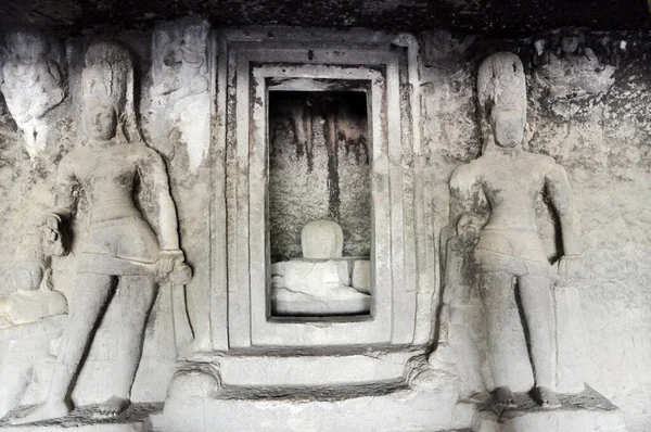 位于印度马哈拉施特拉邦奥朗加巴德的名为Ellora洞穴的旅游胜地 — 图库照片