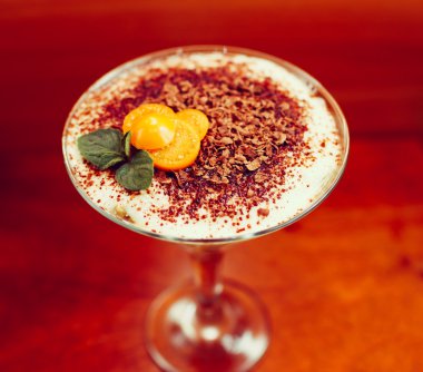 Tiramisu physalis ve nane, tonda