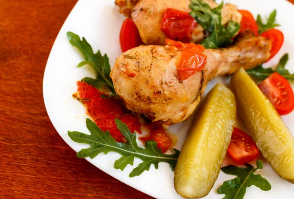 Chicken on dinner, simple meal — Stock Photo, Image