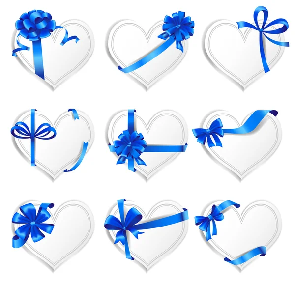 Güzel kalp şeklindeki kartları ile mavi hediye yay seti. — Stok Vektör