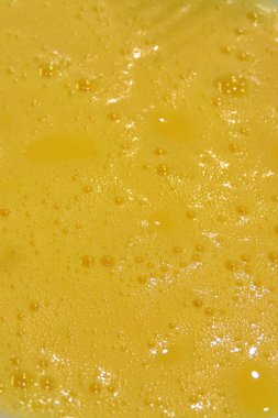 Köpüklü çırpılmış yumurta.