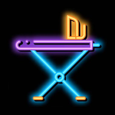 Çamaşır Servisi Ütü Ekipmanı Parlak Simge illüstrasyonuName