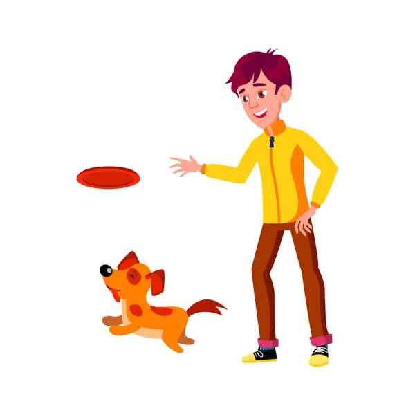 快乐的男孩在公园里扔盘子玩具给宠物狗 — 图库矢量图片