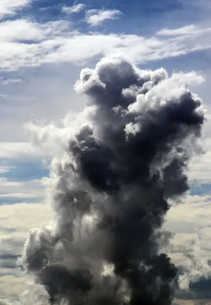 Himmel und Wolken Hintergrund — Stockfoto