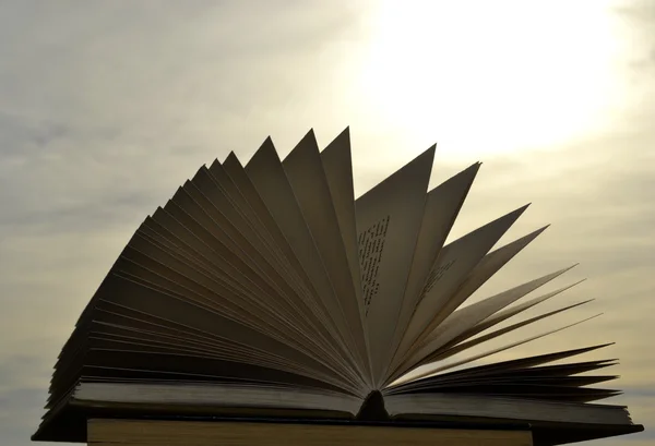 Books and sky — Stock Photo, Image