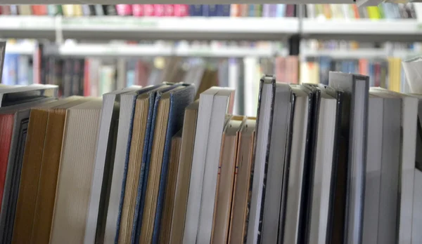 Libraries and books — Stock Photo, Image