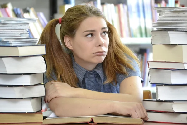 Lloraré si tengo todo esto para leer. . — Foto de Stock