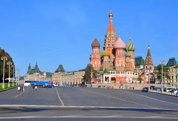 St. Basiliuskathedraal op Vasilyevsky afdaling. Moskou, Rusland — Stockfoto