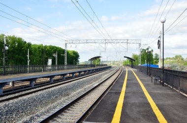 Tren istasyonu Bogolubovo. Rusya