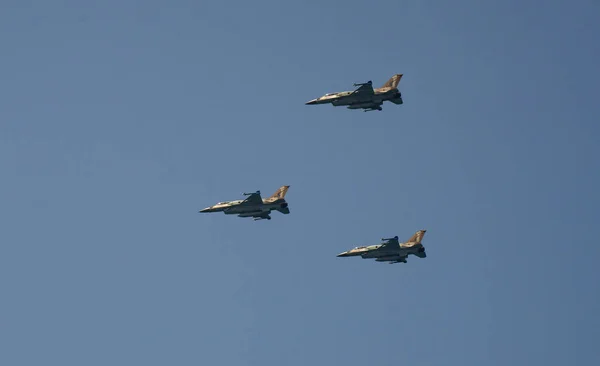 Tel Aviv Israel Abril 2021 Tres Aviones Combate Israelíes Espectáculo —  Fotos de Stock