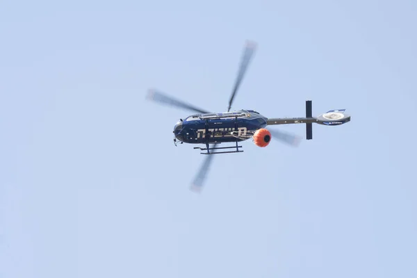 Maale Hahamisha Israel Червня 2021 Поліцейський Вертоліт Оснащений Водяним Контейнером — стокове фото