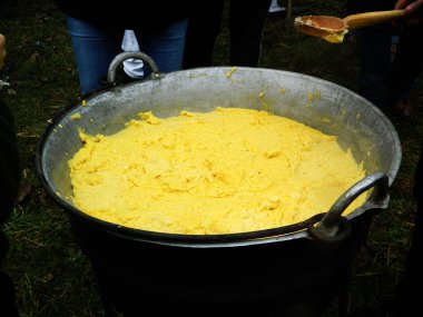 Maramures ilçesinden geleneksel polenta.