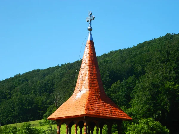 루마니아의한 수도원에서 정교회 십자가 — 스톡 사진