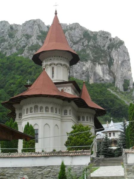 Раметский Православный Монастырь Румынии — стоковое фото