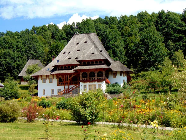 Wooden Building Barsana Orthodox Monastery Maramures — Fotografia de Stock