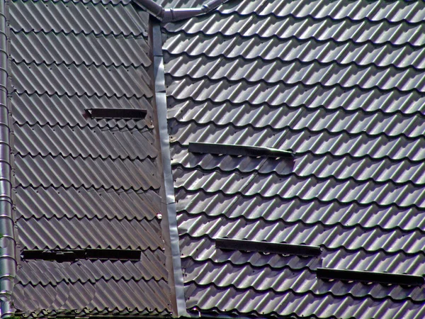 Metal Tile Roof Building — Stock Photo, Image