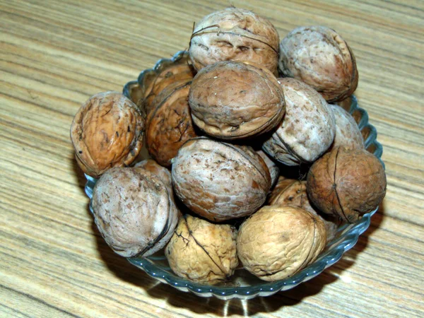 Vlašské Ořechy Misce Dřevěném Pozadí — Stock fotografie