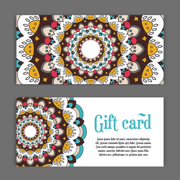 Ange mallar av presentkort med färg prydnad mandala för utskrift eller webbplats. vektor illustration. kortdesign. — Stock vektor