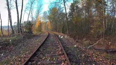 Eski ahşap tren rayları