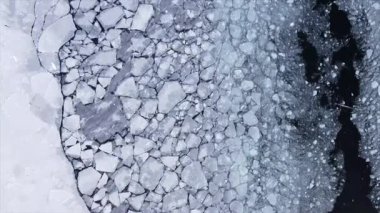 Göldeki buz dokusu