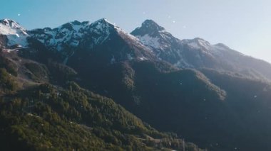 Dağlarda güzel bir gün batımı