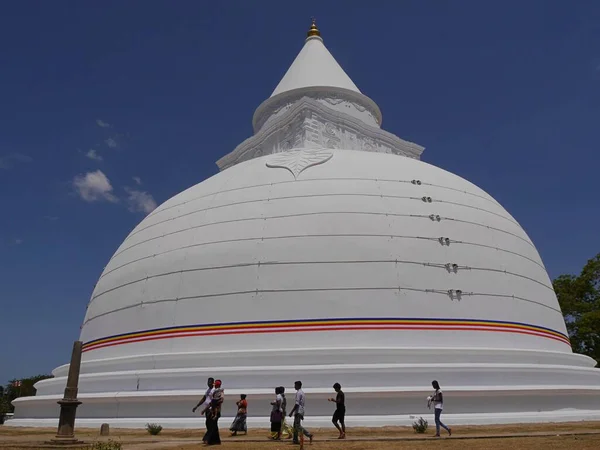 Fiel Caminar Alrededor Stupa Con Cielo Azul Vivo Para Espacio — Foto de Stock