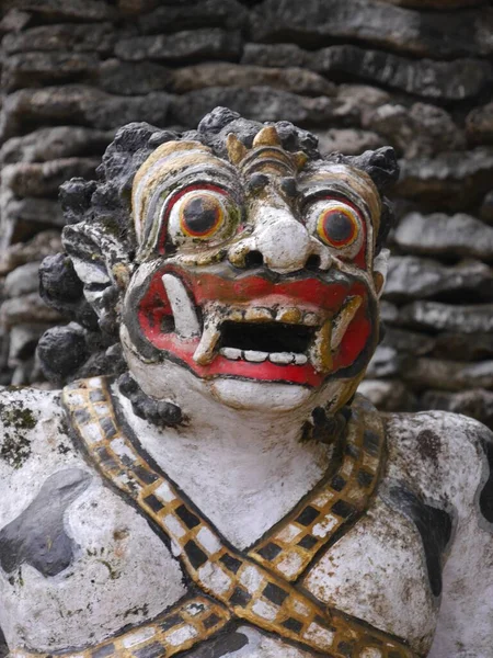 Gros Plan Démon Balinais Avec Crocs Cornes Temple Marin Pura — Photo