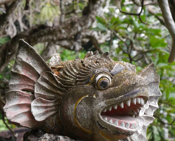 Nahaufnahme balinesischer Fischgötter, Pura Sangara Seetempel, Sanur, Bali — Stockfoto