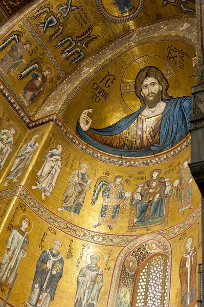 Colosal figura de medio cuerpo de Cristo en la catedral de Monreale —  Fotos de Stock