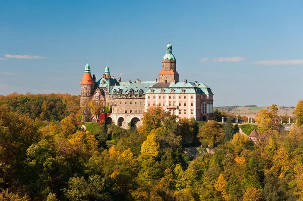 Вид на замок Ксяз, Польша . Стоковая Картинка