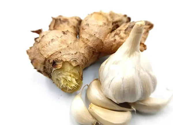 Ajo Fresco Jengibre Aislado Sobre Fondo Blanco — Foto de Stock