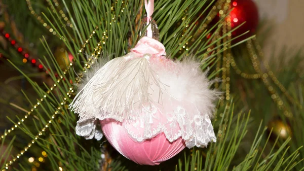 Pink Christmas ball on  the Christmas tree — Stock Photo, Image