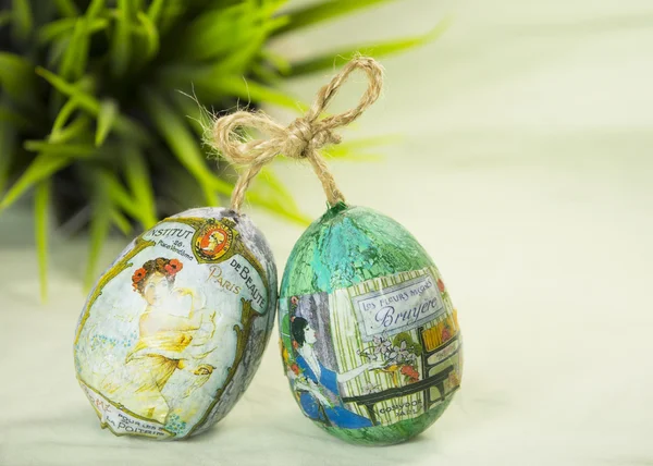 Hand painted Easter eggs flowers and grass. — Stock Photo, Image