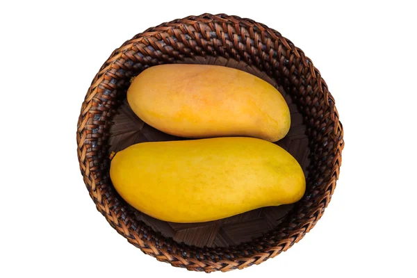 Mogen mango isolera vit bakgrund med urklippsbana — Stockfoto