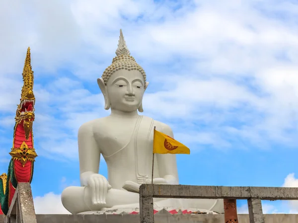 Witte Boeddhabeeld in thailand tempel — Stockfoto