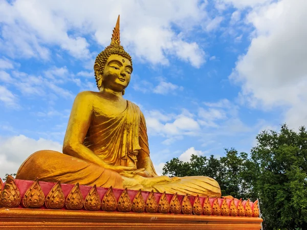 Gold buddha statue in thailand temple — Stock Photo, Image