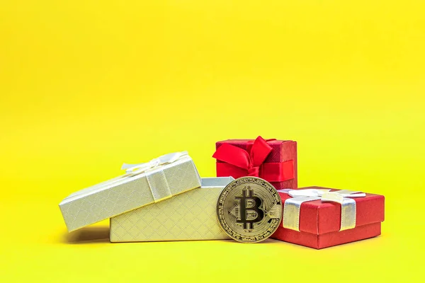 Bitcoin Como Regalo Regalo Inversión Bitcoin Moneda Una Caja Regalo — Foto de Stock