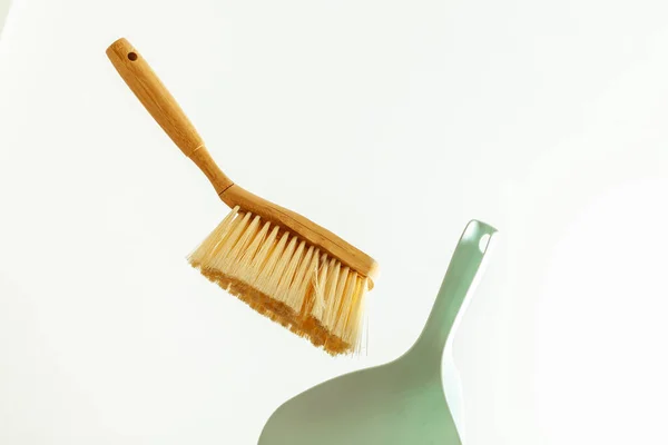 Wooden Garbage Brush Turquoise Scoop Levitate White Background — Stock Photo, Image