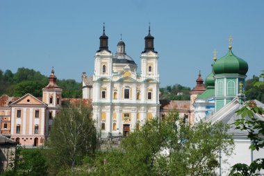 Tarihi kentin iki kilise