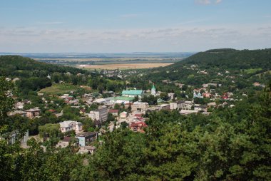 Dağlardaki eski kasaba.