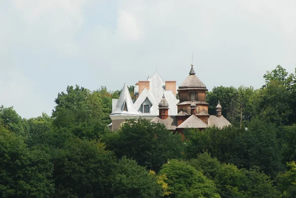Drewniany kościół greckokatolickiego klasztoru w Zarwanii — Zdjęcie stockowe