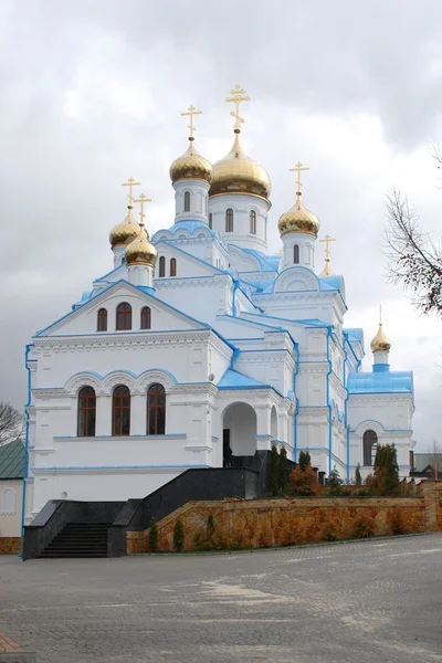 Церковь Всех Святых Почаевских Свято-Духовского монастыря — стоковое фото