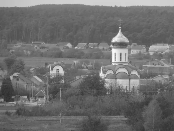 Kirche Stadtrand — Stockfoto