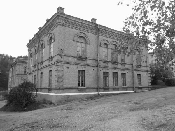 Древние пльвты бывшего имения графини Дзембовской