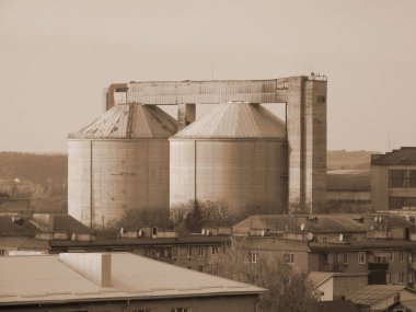 Pencereden şehre olan manzara.          