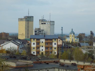 Pencereden şehre olan manzara.          