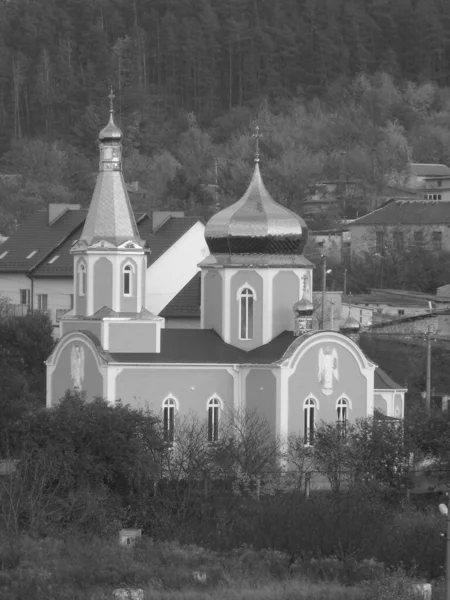 Chiesa Alla Periferia — Foto Stock