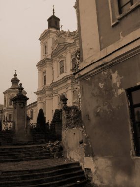    Eski kasabanın tarihi merkezi.                   